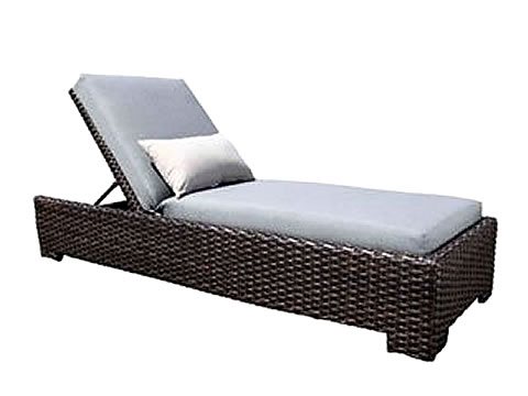 wicker-chaise-lounge